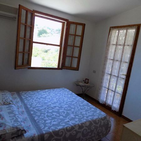 Casa Vacanze Gardenia โซลานาส ภายนอก รูปภาพ